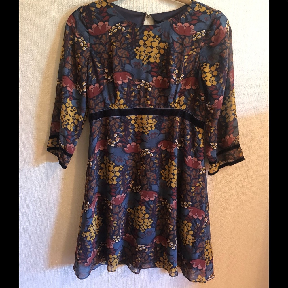 Beautiful floral open back Traflac navy blue and multicolored dress